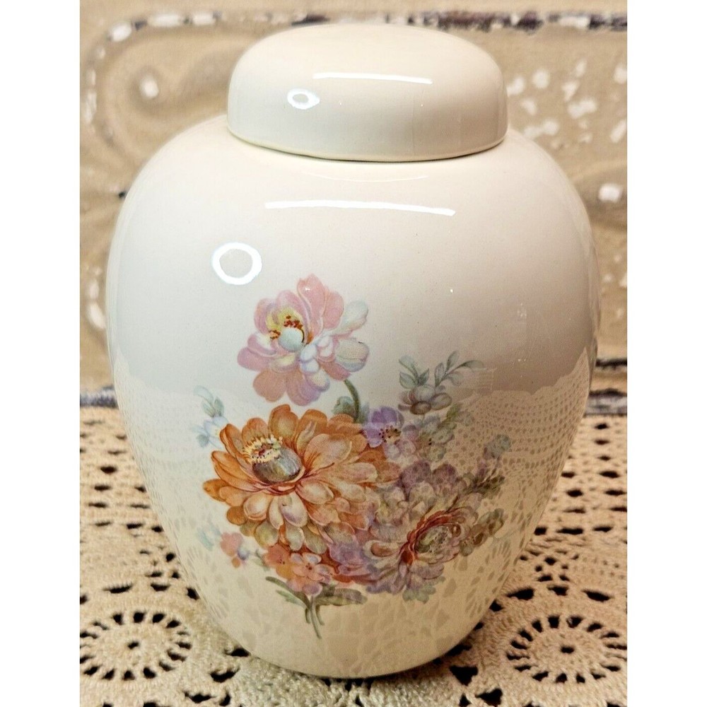 Beautiful Vintage Signed Hand Painted Pastel Flowers Ginger Jar w/ Lid